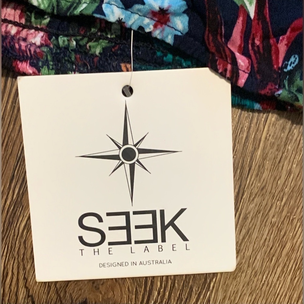 NWT, Seek, Tropical Tie Front Top w/ Ruffle Sleeves, Size Small - Picture 6 of 9